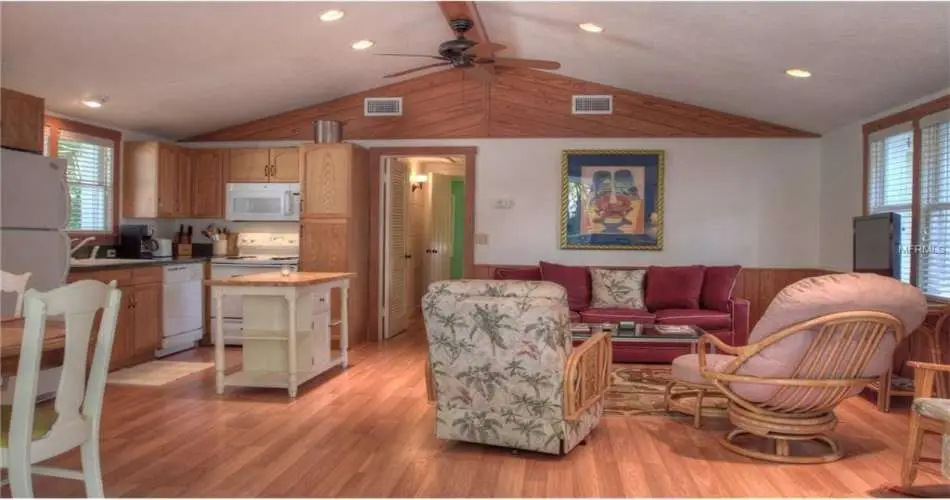 717 N Soldano Ave, Azusa, California 91702, 2 Bedrooms Bedrooms, ,1 BathroomBathrooms,Rental,For Rent,N Soldano Ave,A3993189