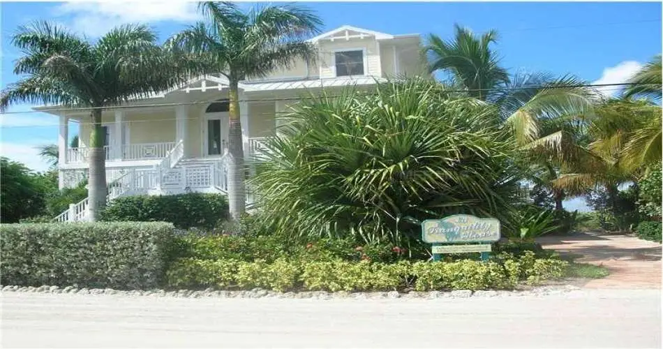 Realtyna, 426 S Van Ness Ave, Los Angeles, Los Angeles, California 90020, 4 Bedrooms Bedrooms, ,5 BathroomsBathrooms,Residential,For sale,S Van Ness Ave,D5794327